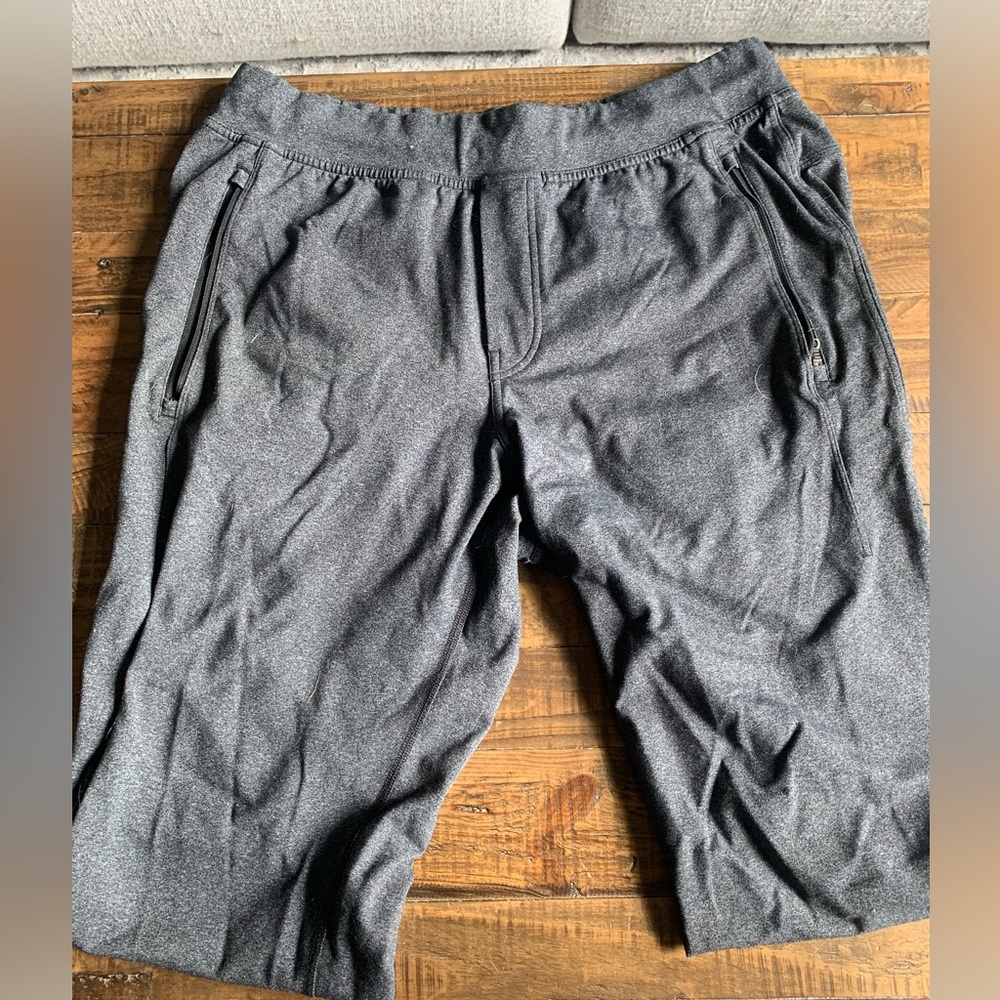 Grey LULULEMON Mens Yoga Pants. Size: XL.